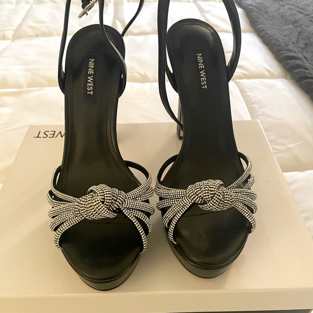 Nine West - Picture 4 of 8